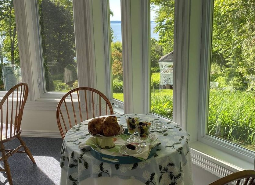 Dining room Photo