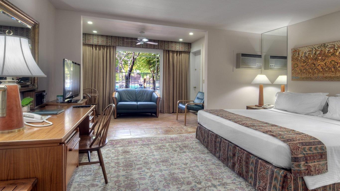 Dinah's Garden Hotel