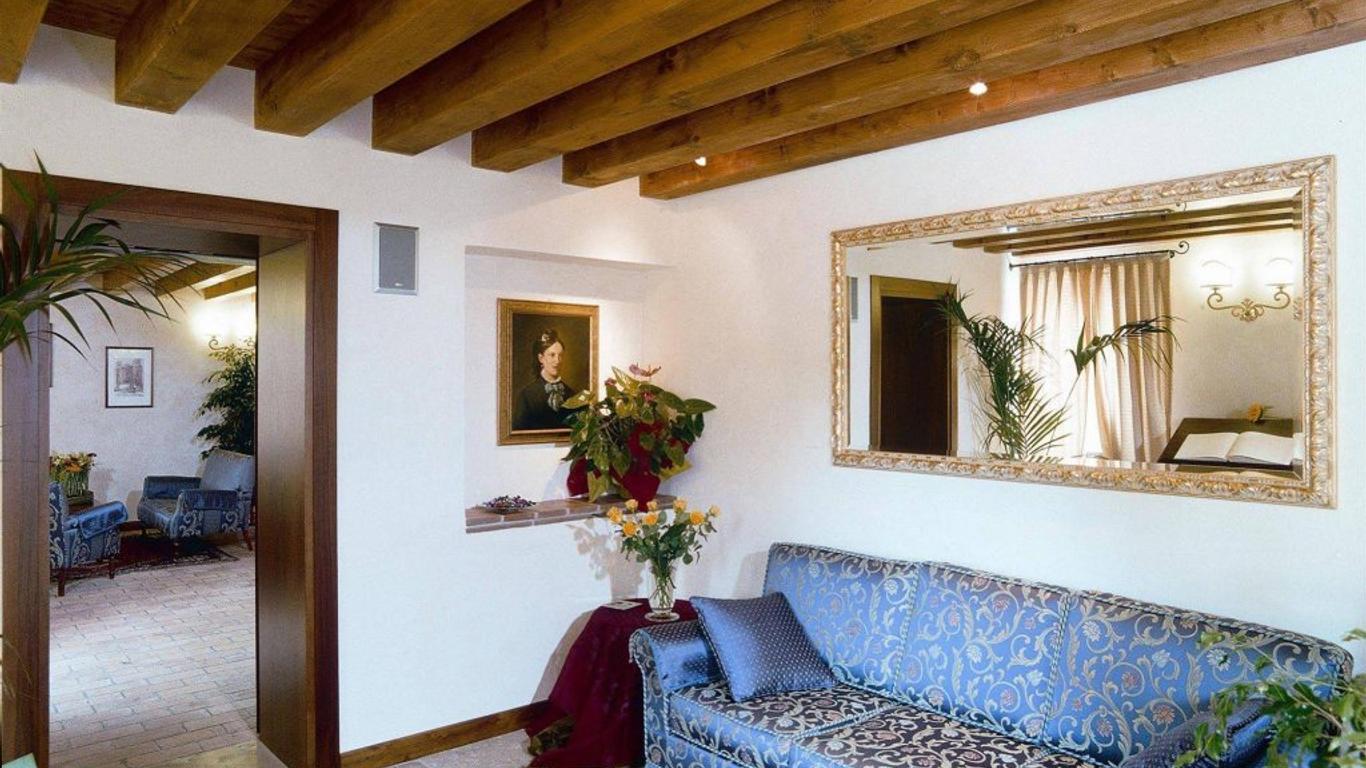 Hotel Villa Dei Carpini