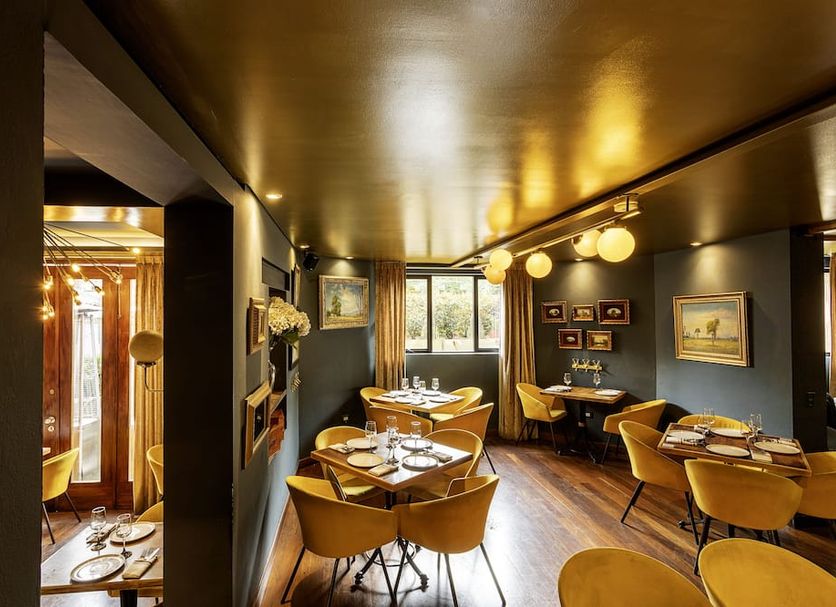 Restaurant Photo