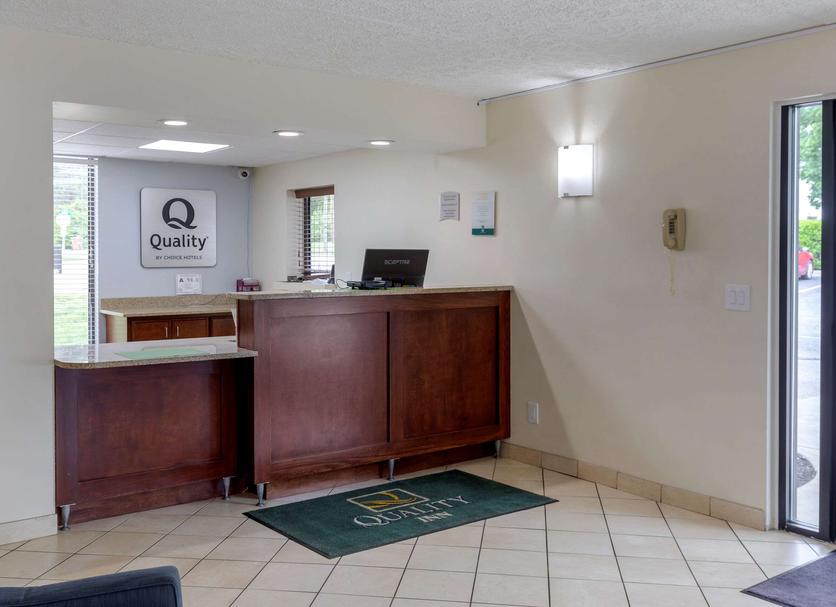 Front desk Photo