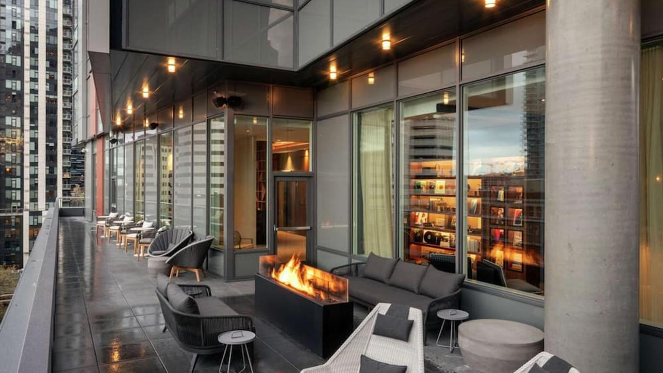 The Sound Hotel Seattle Belltown Tapestry Collection by Hilton