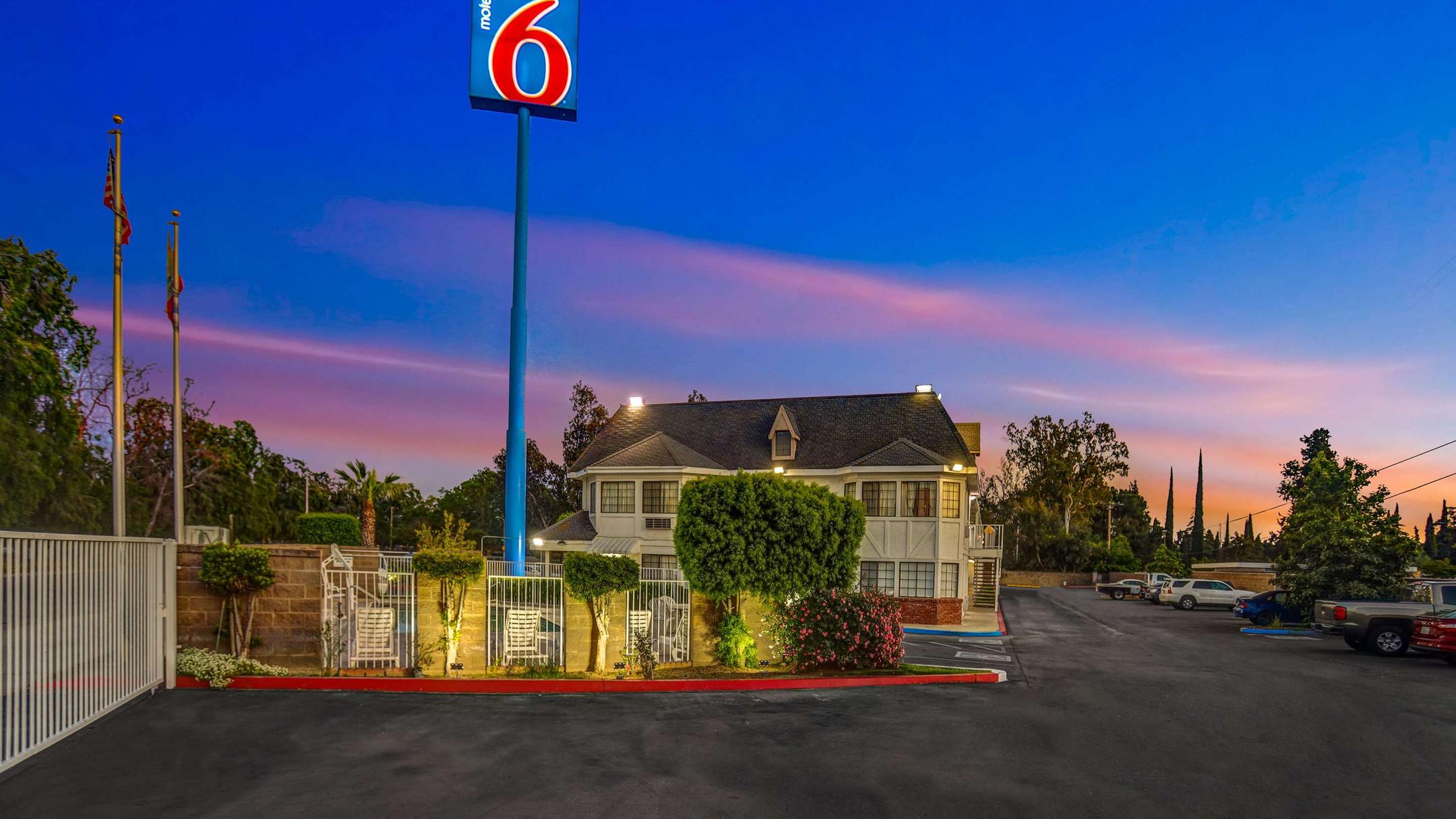 Motel 6 Fresno Belmont Ave. C 99 (C̶̶ ̶1̶1̶1̶). Fresno Hotel Deals & Reviews KAYAK