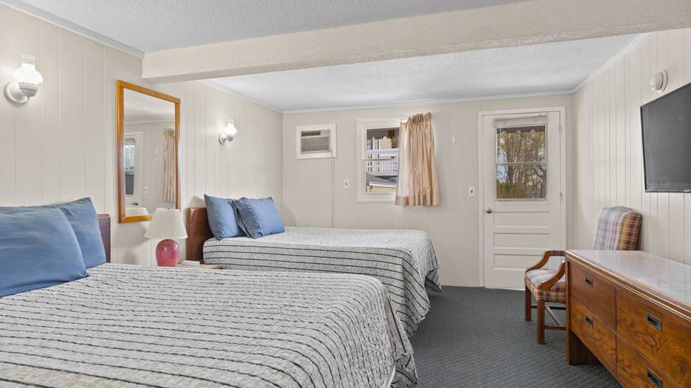 Beach Motel & Suites