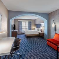 La Quinta Inn & Suites by Wyndham Houston Channelview