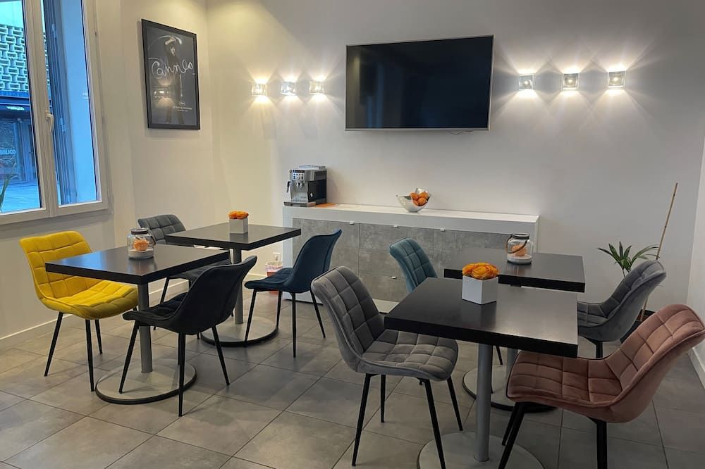 Dining room Photo