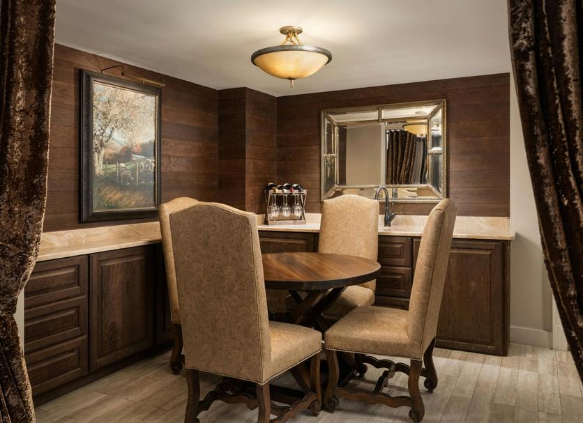 Dining room Photo