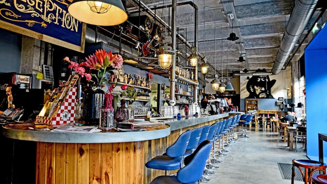 Stayokay Hostel Eindhoven - Blue Collar