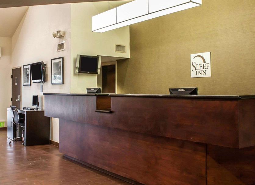 Front desk Photo