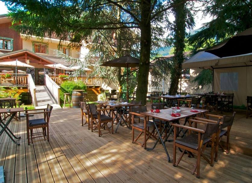 Restaurant Photo