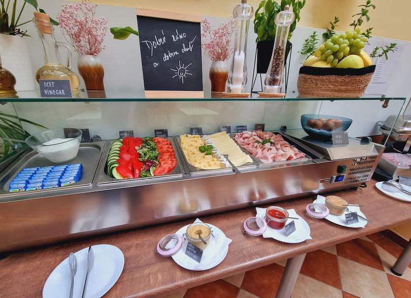 Buffet Photo