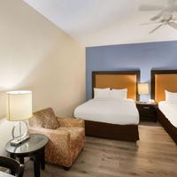 Rodeway Inn and Suites Mackinaw City - Bridgeview