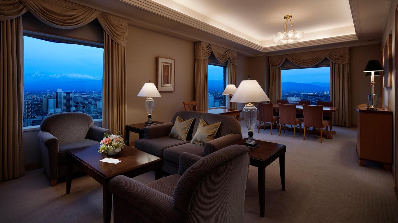 Crowne Plaza - Ana Toyama