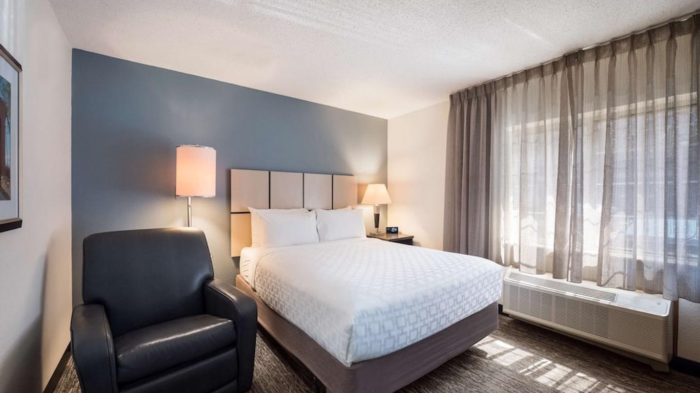 Sonesta Simply Suites Chicago Libertyville