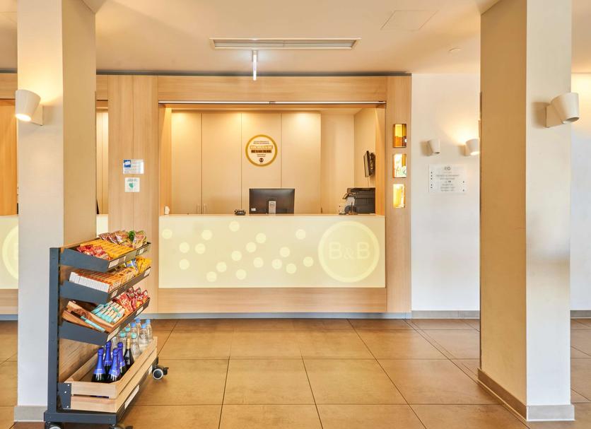 Front desk Photo