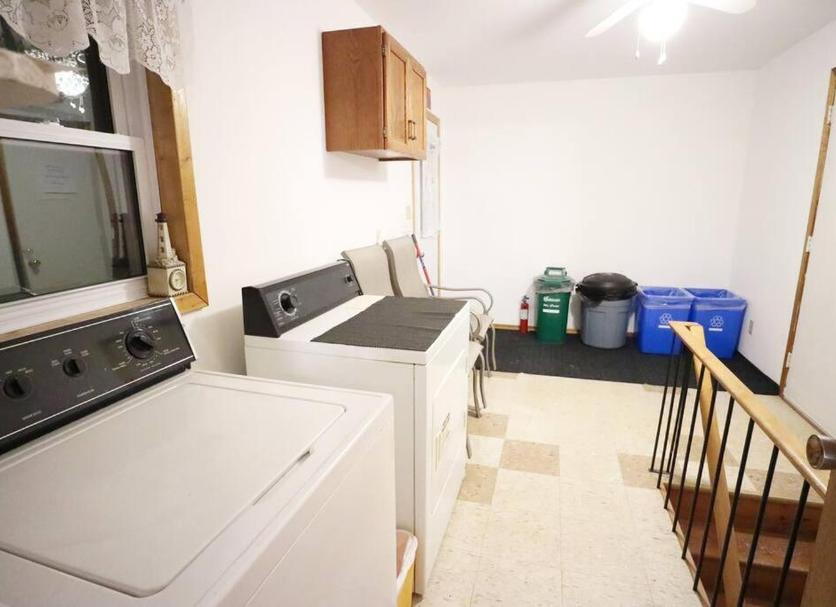 Laundry facility Photo