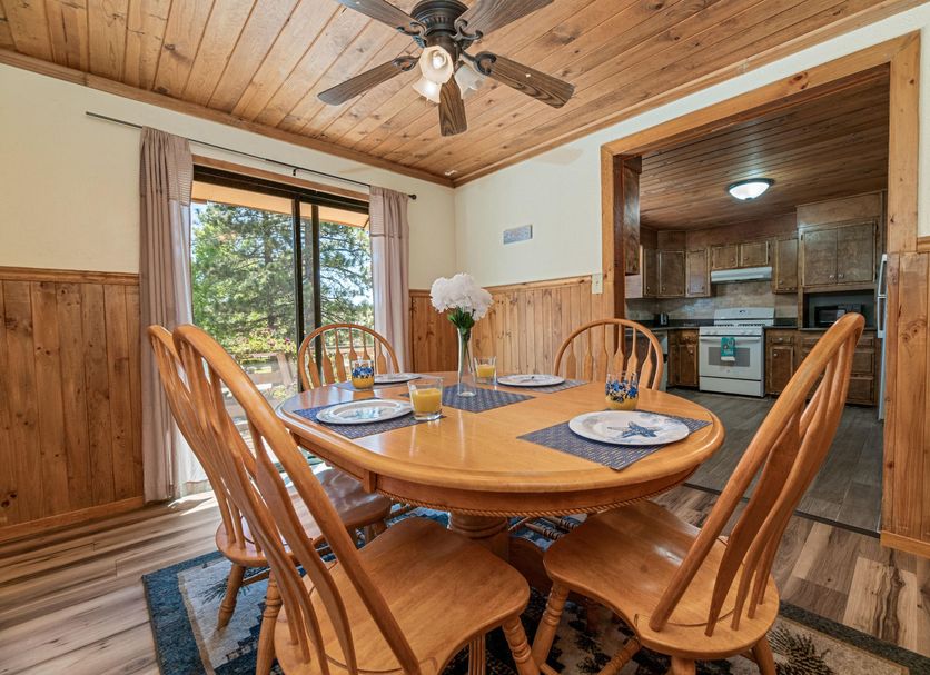Dining room Photo