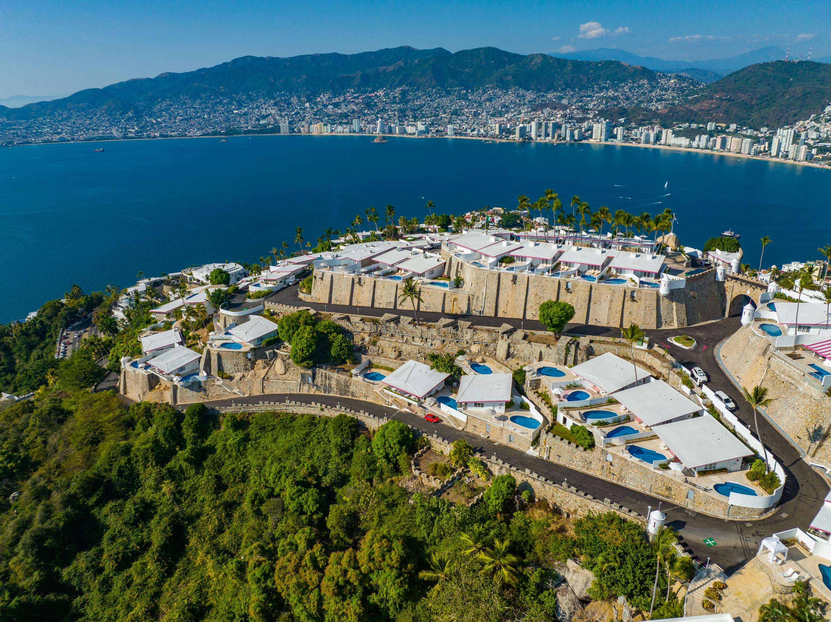 Las Brisas Acapulco C$ 149 (C̶$̶ ̶3̶1̶5̶). Acapulco Hotel Deals