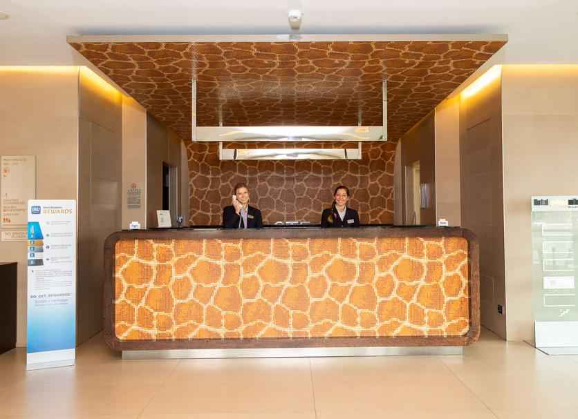 Front desk Photo