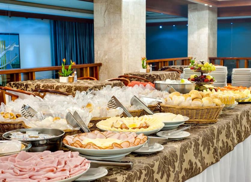 Buffet Photo