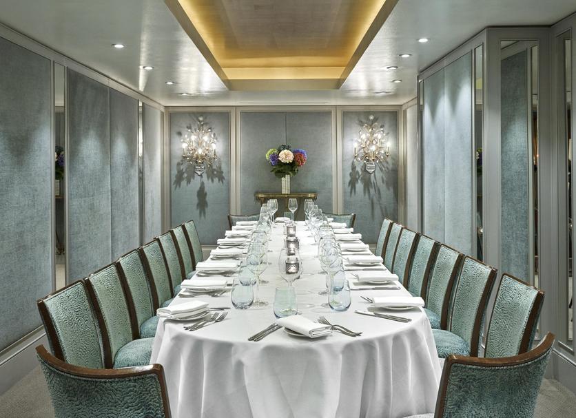 Banquet hall Photo