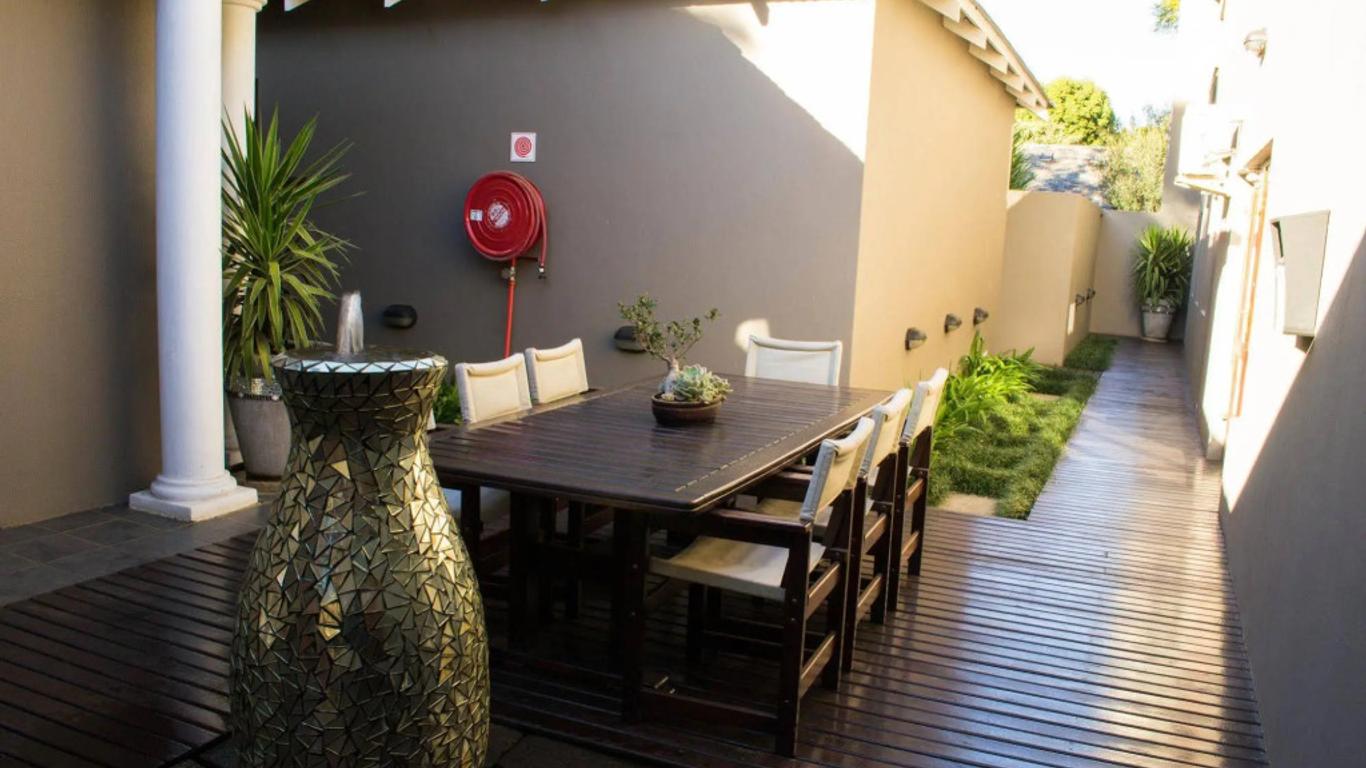 About Guest Lodge