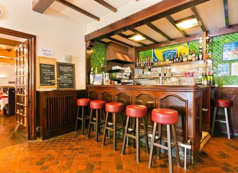 Bar Photo