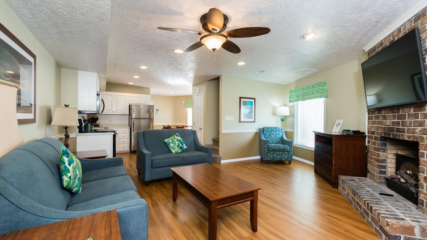 Country Club Villas