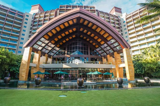 Pullman Oceanview Sanya Bay Resort & Spa