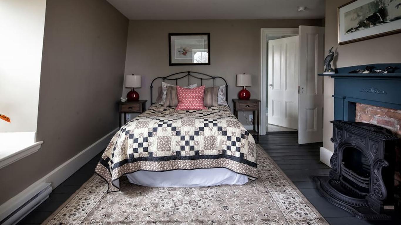 Maplehurst Manor Bed and Breakfast