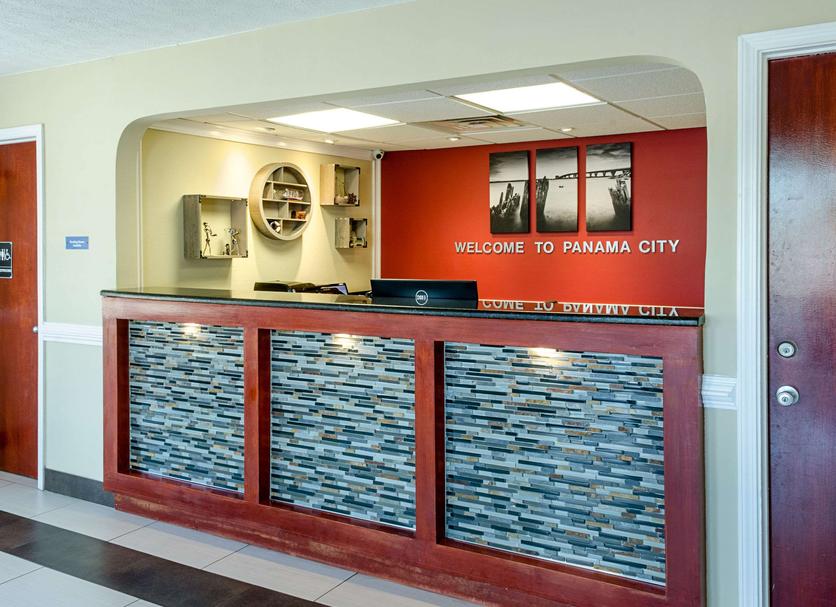 Front desk Photo