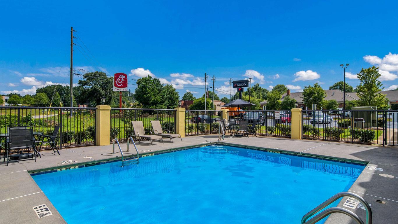 Quality Inn and Suites Canton GA