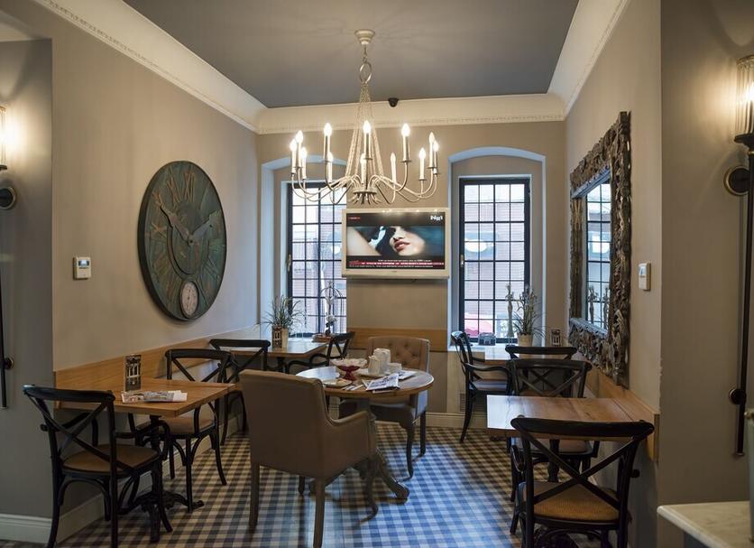 Restaurant Photo