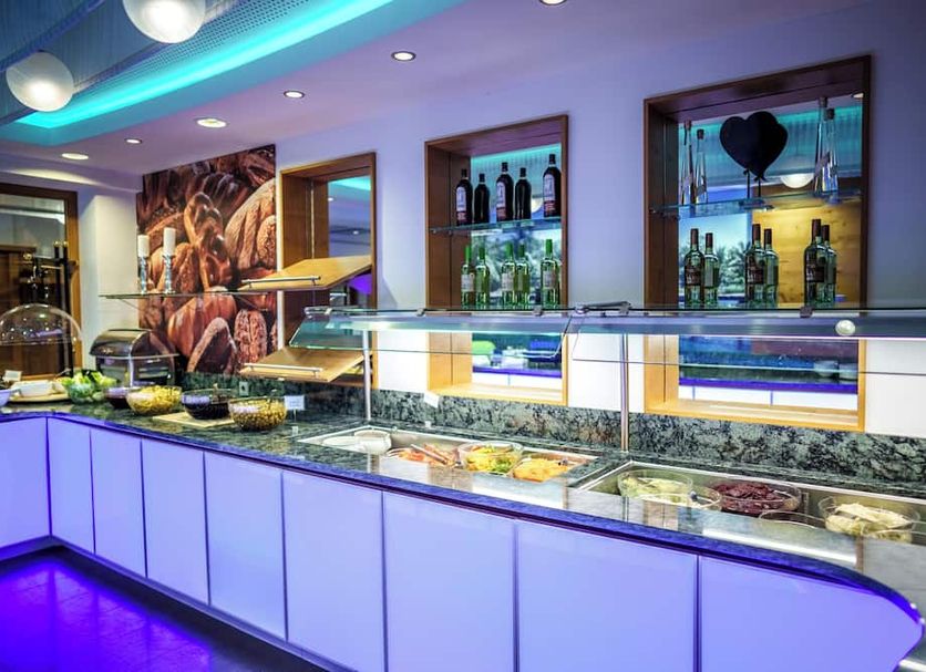 Buffet Photo