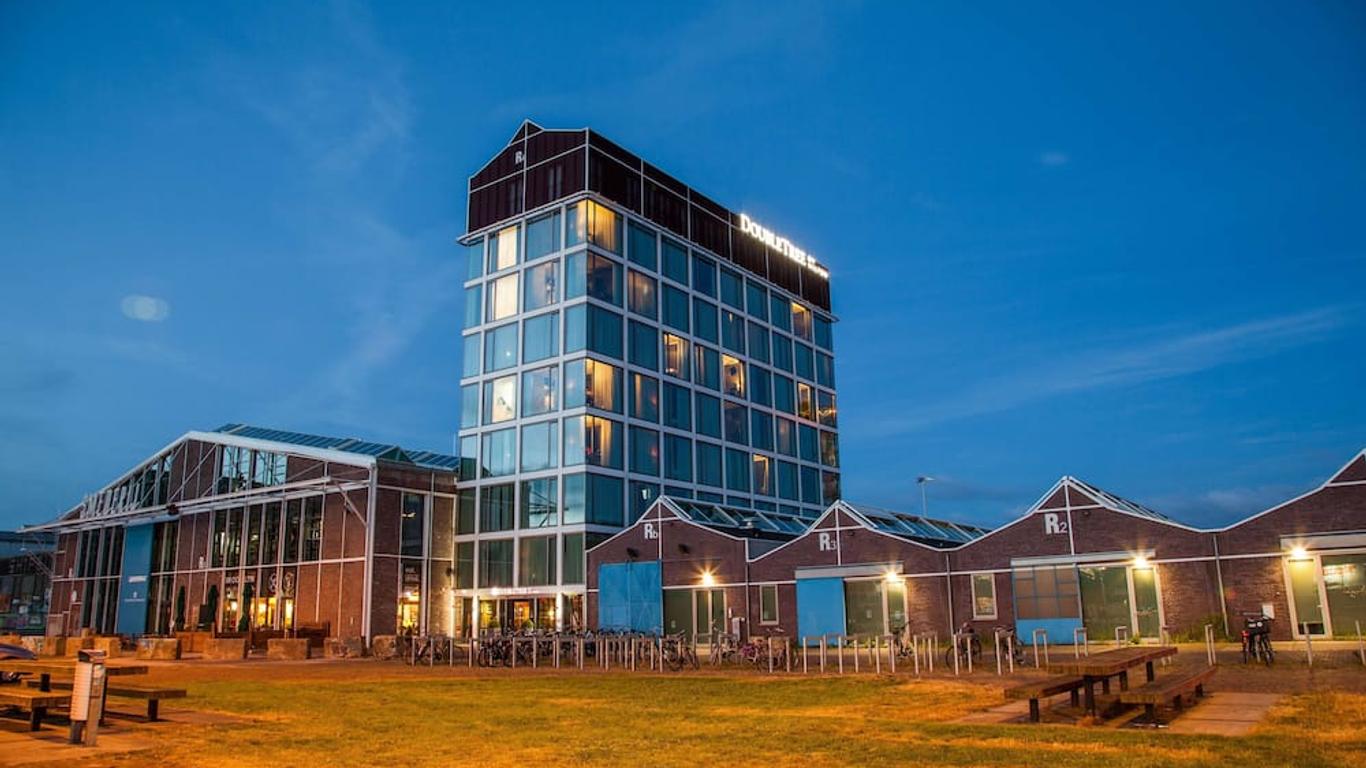 DoubleTree by Hilton Amsterdam – NDSM Wharf