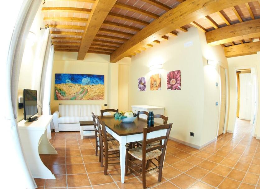 Dining room Photo