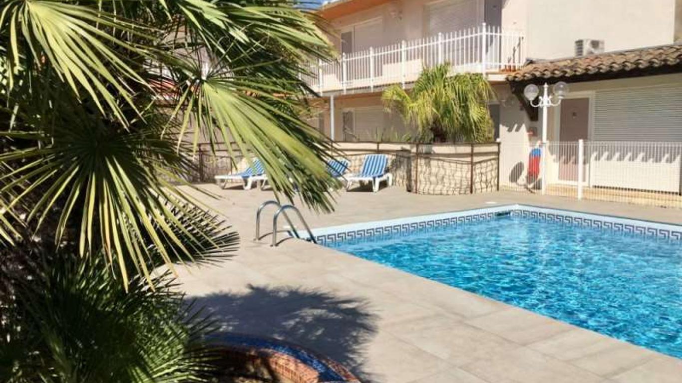 Amerique Hotel Palavas - Piscine - Plage