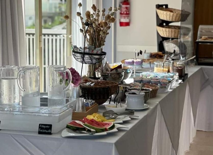 Buffet Photo
