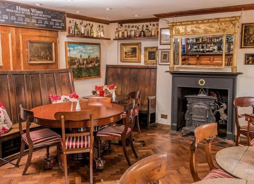 Dining room Photo