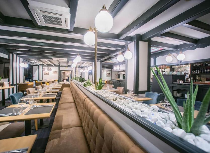 Restaurant Photo