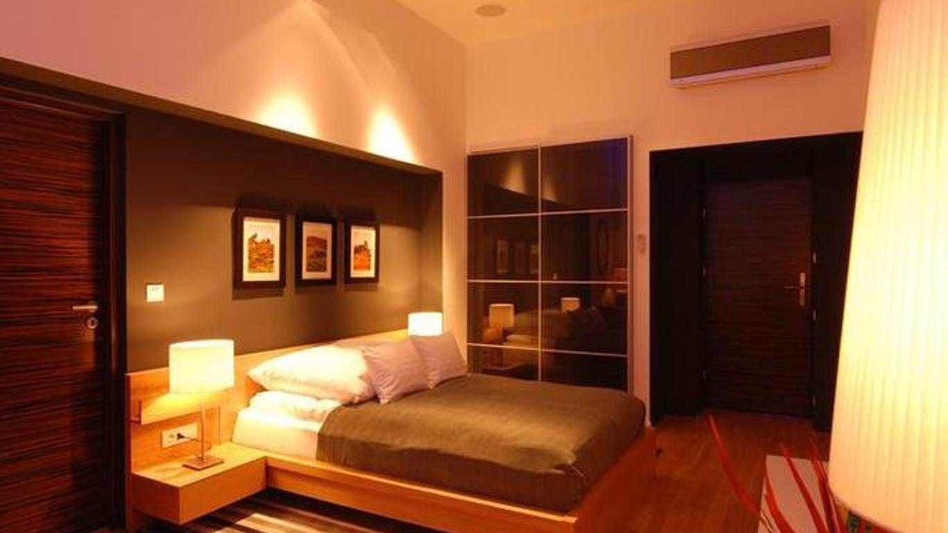 Qiu Hotel Rooms