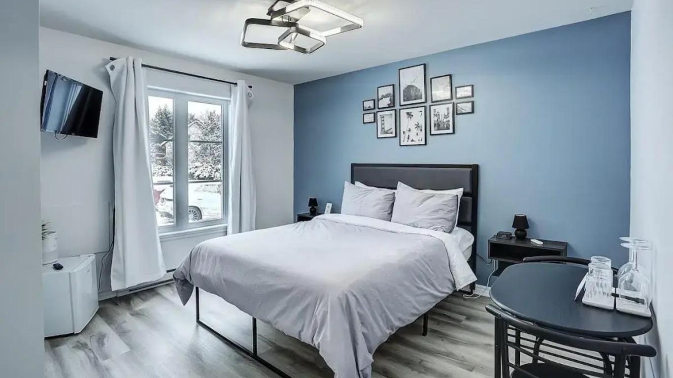 Le 900 Tremblant Inn Café and Bistro
