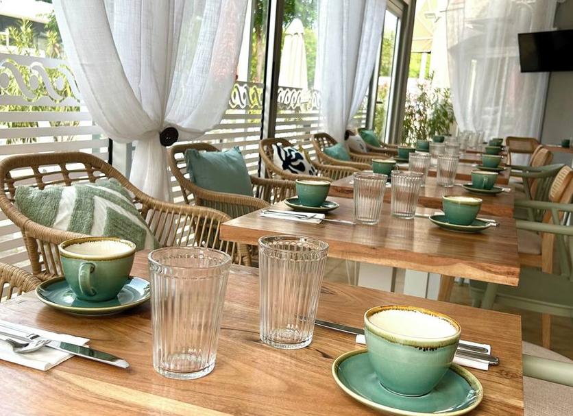 Restaurant Photo