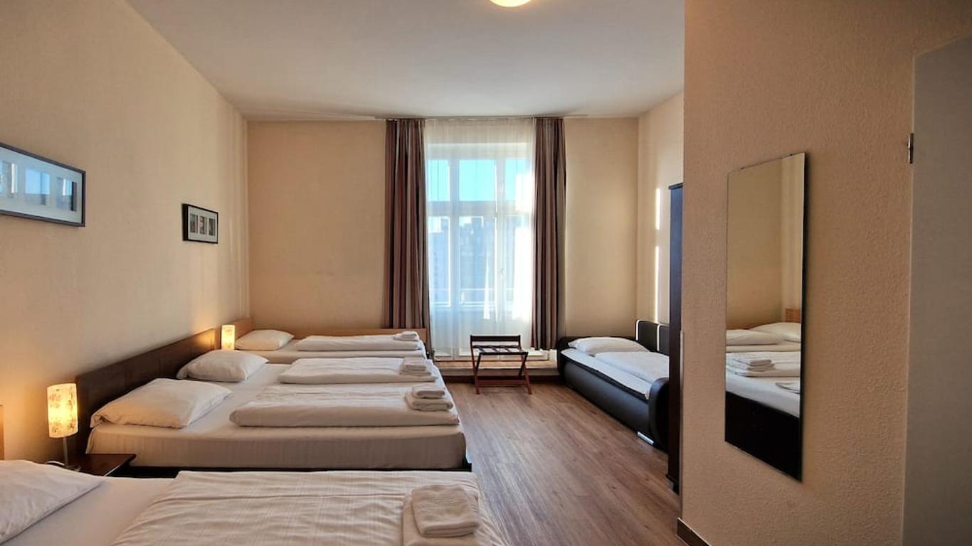 Mikon Eastgate Hotel