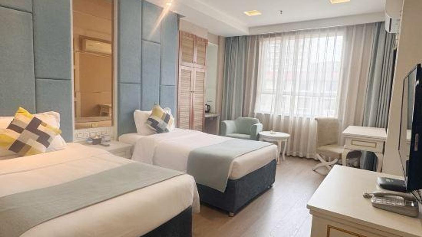 Jinye Jingsheng Hotel (Leshan High-speed Railway Station Jiaxing Road Food Street)