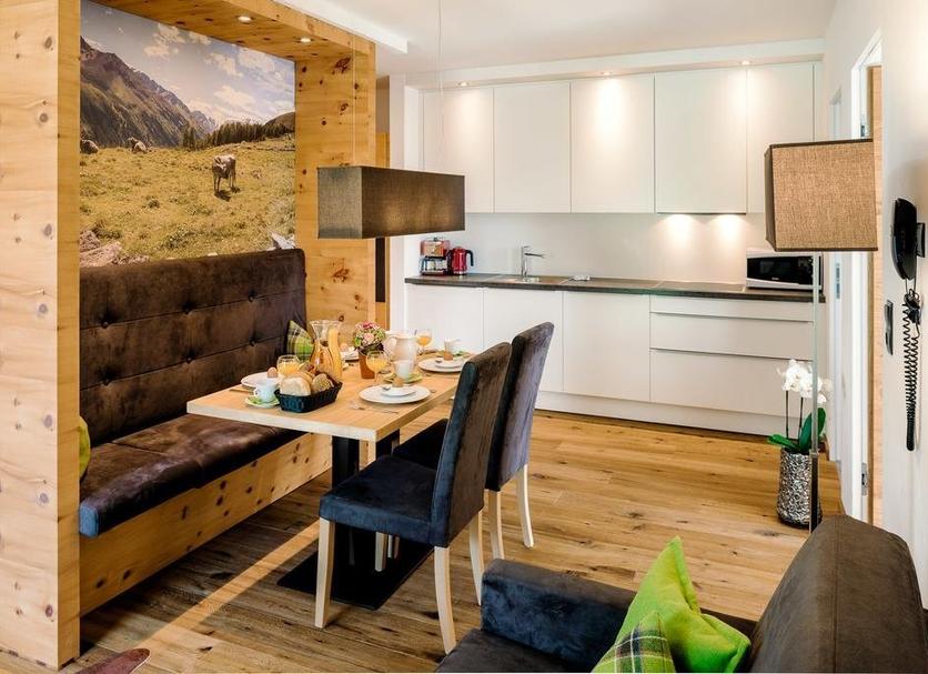 Dining room Photo