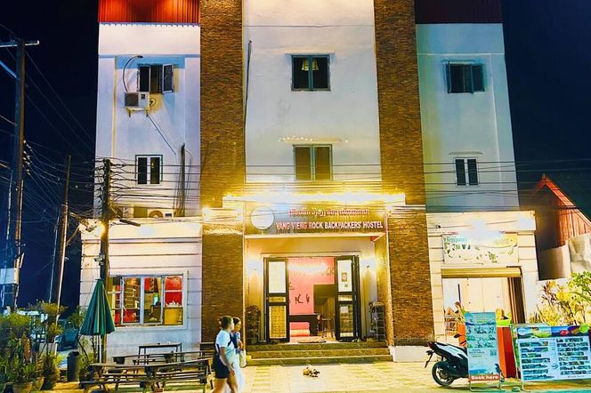 Vangvieng Rock Backpacker Rooftop Hostel