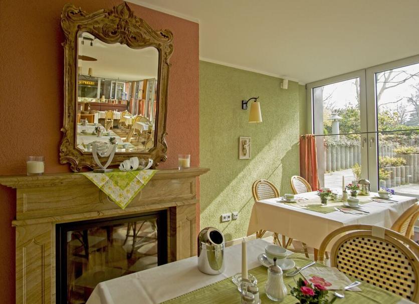 Dining room Photo