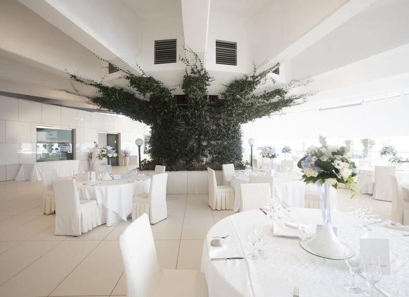 Banquet hall Photo