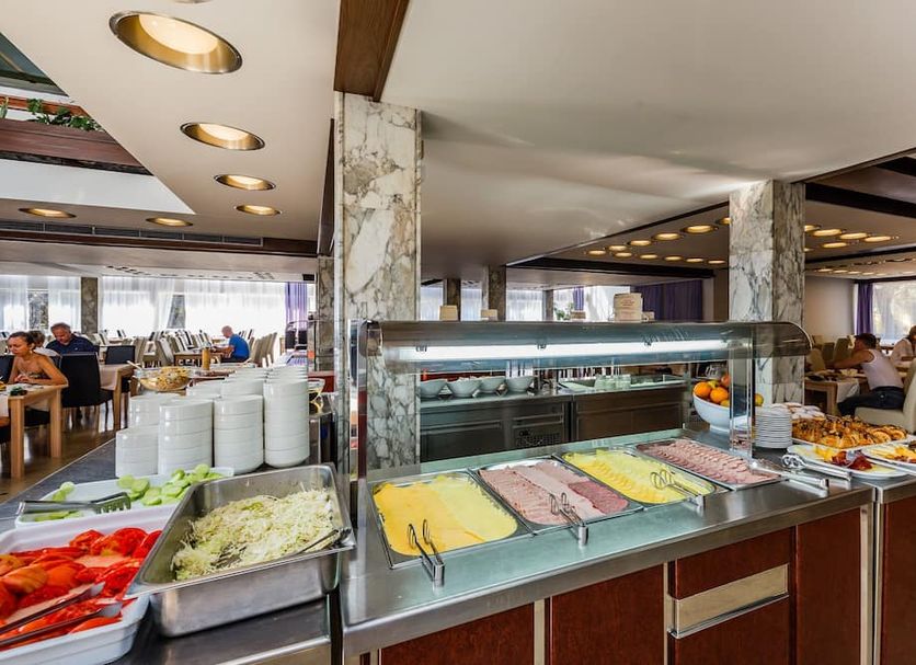 Buffet Photo